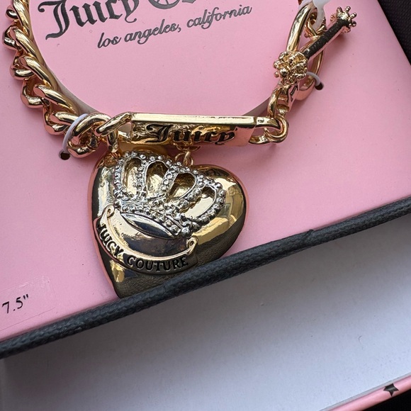 Juicy Couture gift box with beautiful bracelet plus free J.C. lipgloss included - Picture 4 of 16